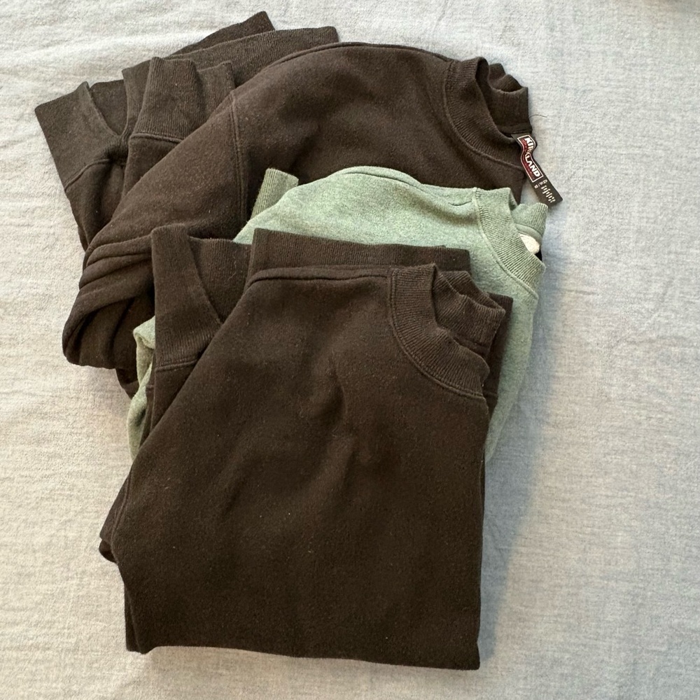 Kirkland Signature Set of 3 Crewneck Sweatshirts in Black and Green